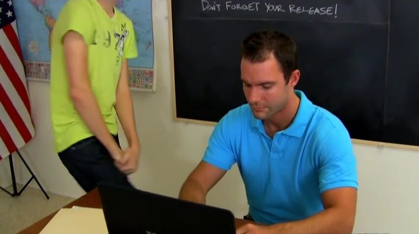 Twink fucks daddy in sexy gay porn