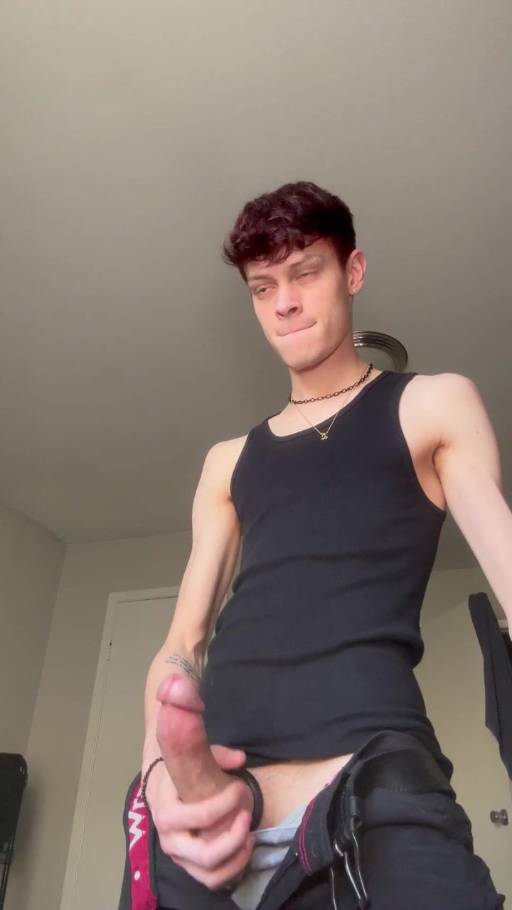 Twink cums massive load - 11-13-25