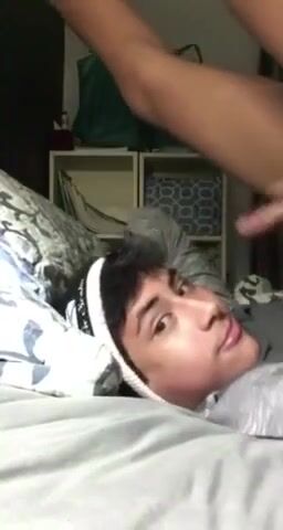 Amateur twink self service cum eating