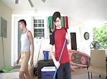 Dúo de jovencitos: chicos domésticos porno gay