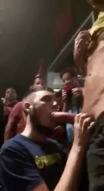 爸爸在繁忙街道被小鲜肉口交