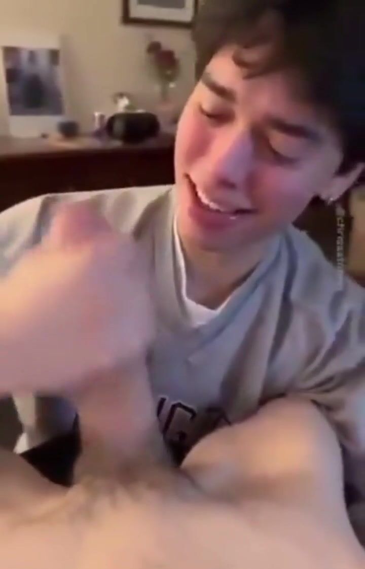 Twink services huge white cock