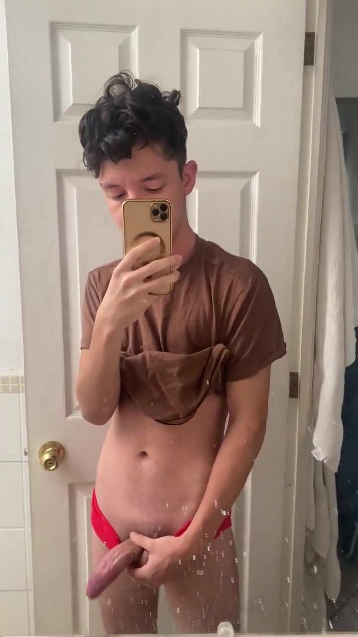 Câmera espelho twink com pau sem camisinha
