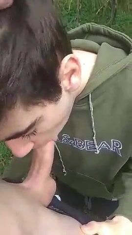 Twink sucks straight lad's cock