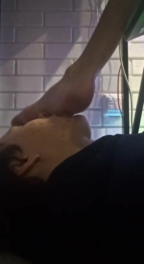 少年崇拜脚