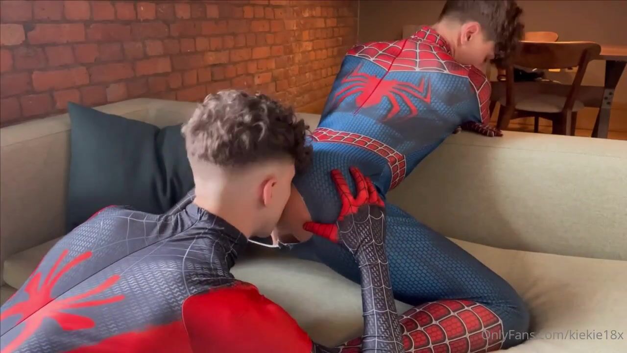 Twinks fuck in a hot homemade show