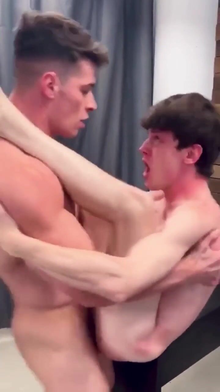 Twinks bareback like rabbits