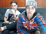 Cámara web: jovencitos gays calientes en acción