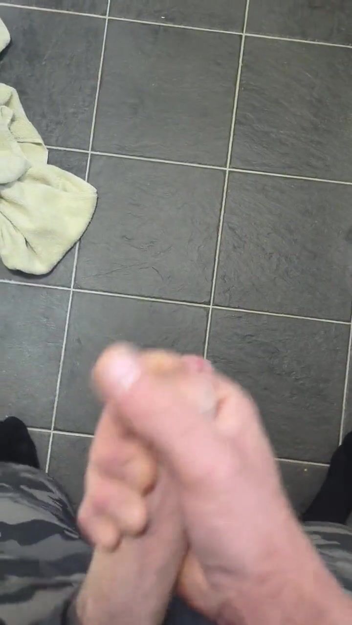 This is a cum shot twitter needs to see. retweet it...