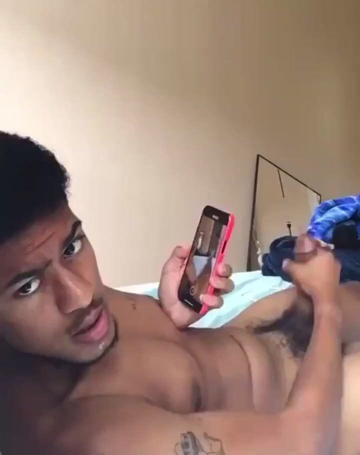 Ado chaud filme son éjaculation intense