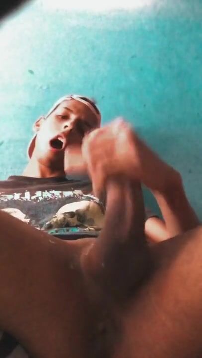 [twit] [700] latino teen with a fountain of sperm