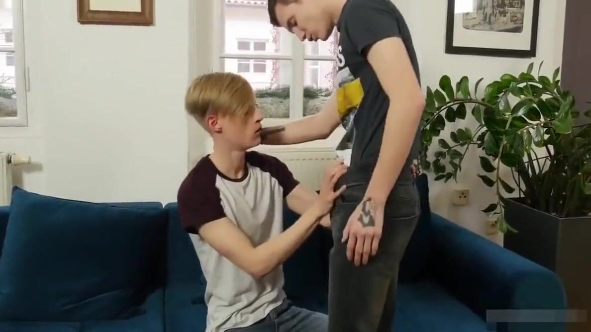 Two friends bareback twink daddy muscle cock 2