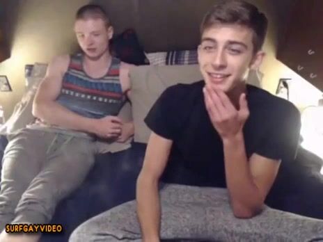Deux ados sont tellement excités vidéos porno gay