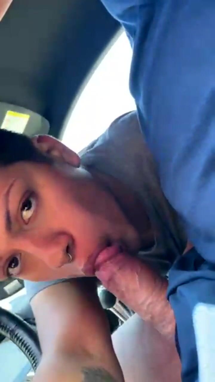 Uber driver gets road head