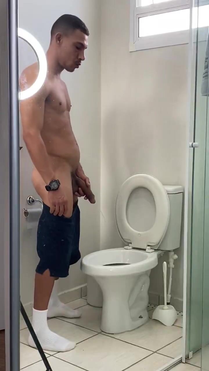 叔叔门大开小便