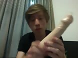 Unzensierter dildo-fick und sperma - jungen-porno