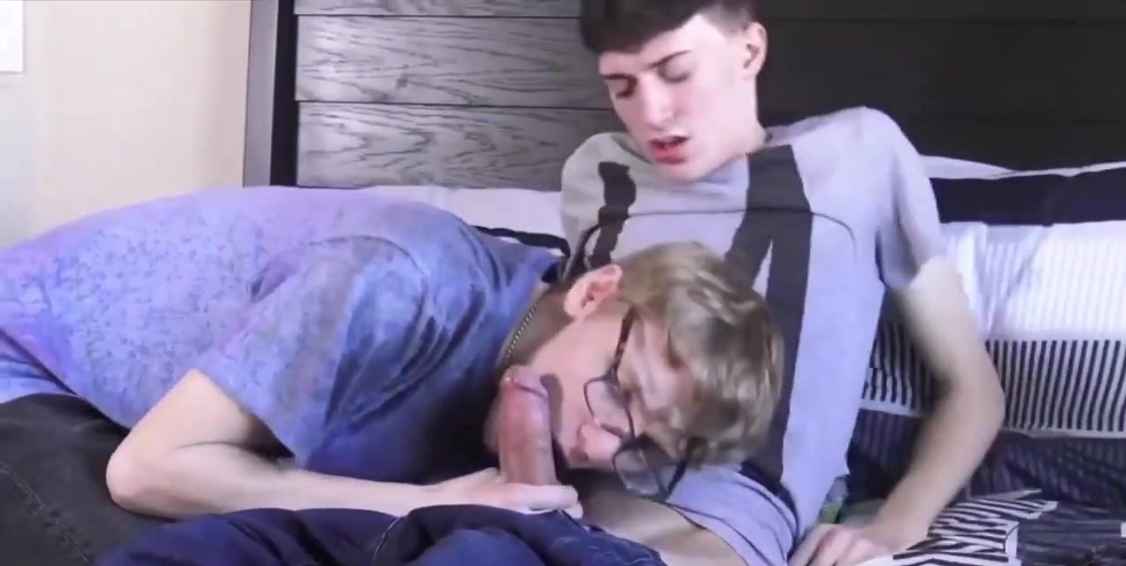 Videos porno gay de adolescentes delgados versátiles follando sin c...