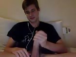 Lindo chico adolescente se folla solo y corre fuerte