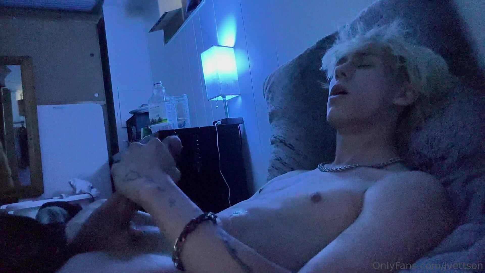 Vettson pounds with big dick