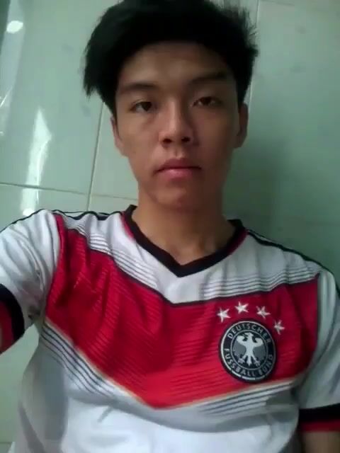 Viet sports boy jerks off