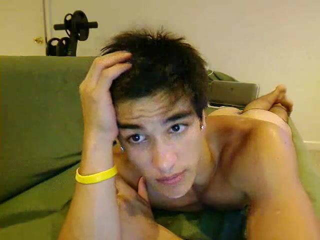 Chicos lindos en cam ven a diego masturbarse