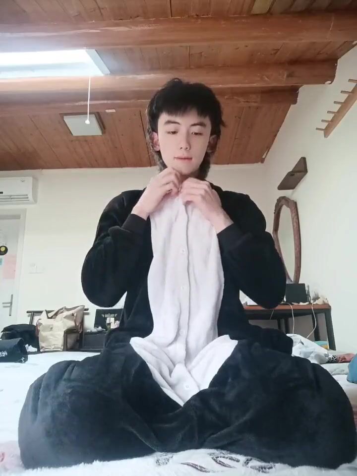看少年接受爸爸的无套鸡巴
