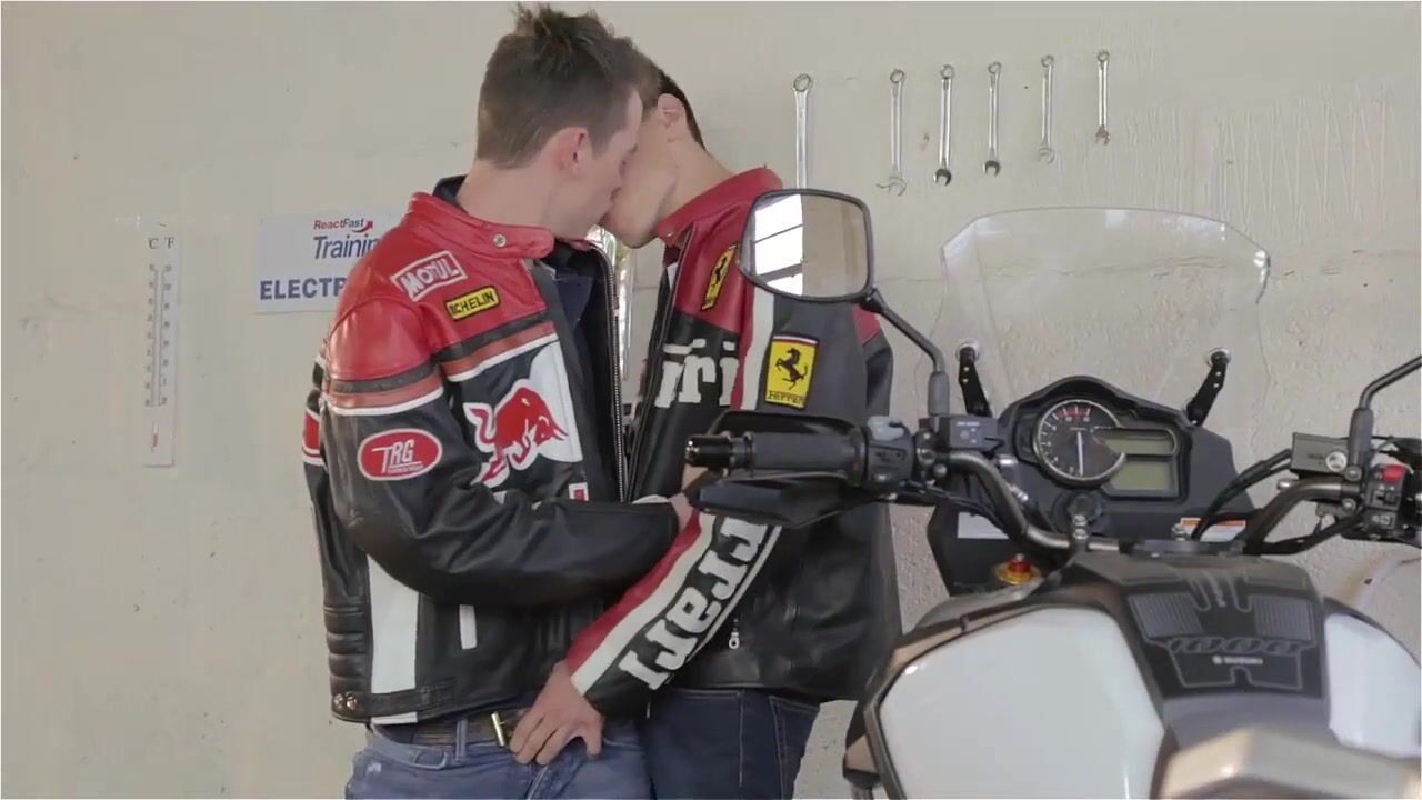 Biker bros bareback: hard gay porn action