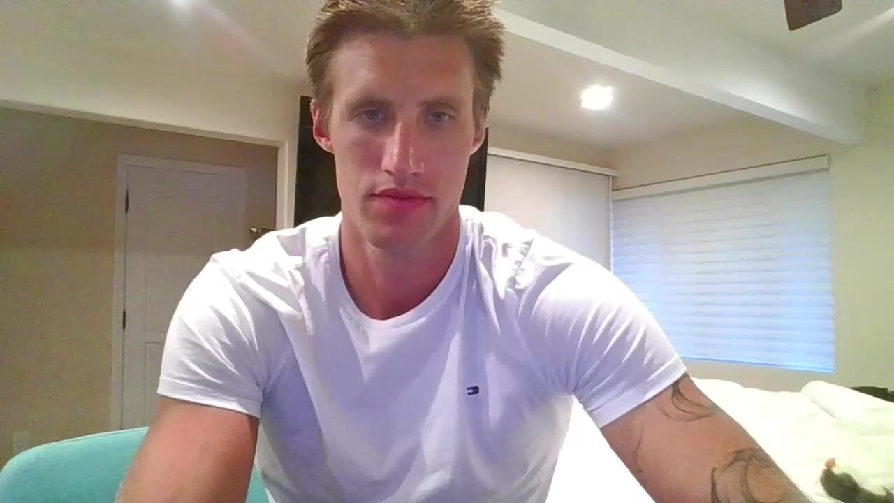 Webcam model jerks muscle cock