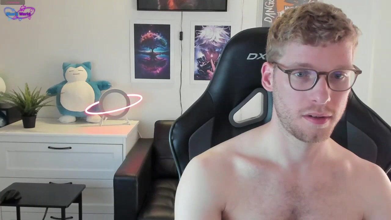 Webcam stud jerks muscle cock