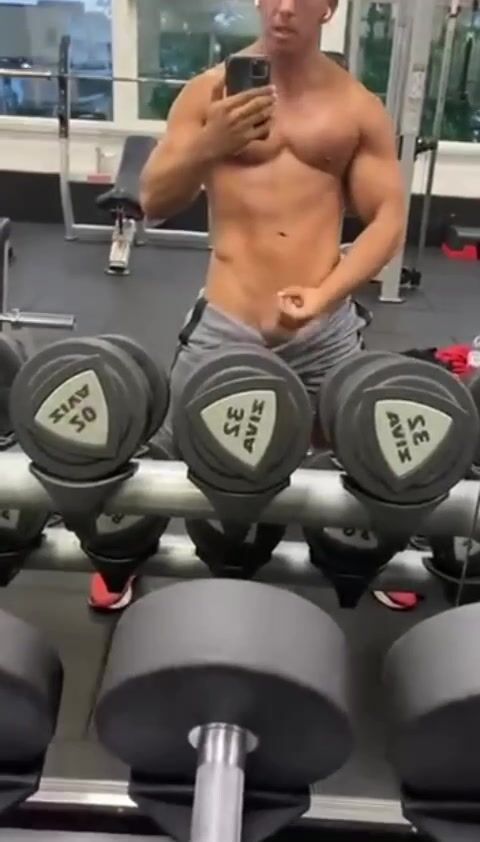Muskulöser twink nimmt daddys rohen schwanz