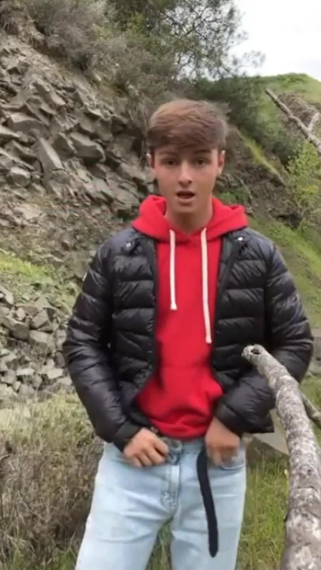 Outdoor cam show: 35 twinks bareback and show cock