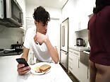 Behaarte jungs wollen jungen-schwanz roh