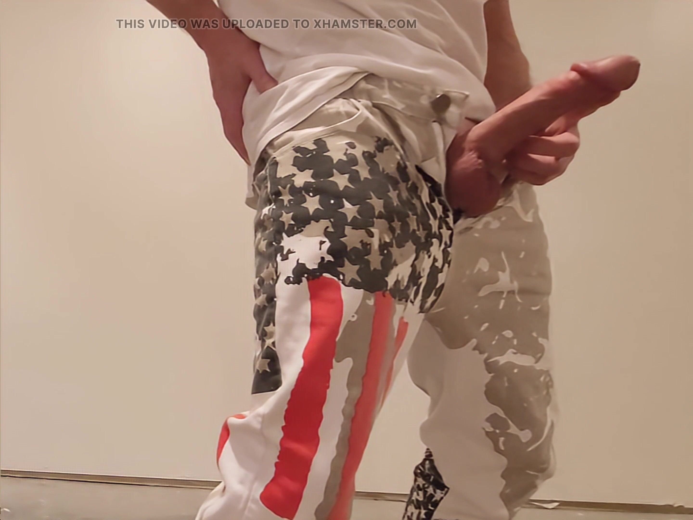 Cam boys porn: what's in this guy's pants