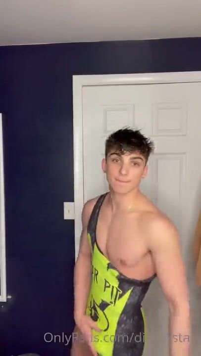 Beefy wrestler jacks his cock and fingers tight hole