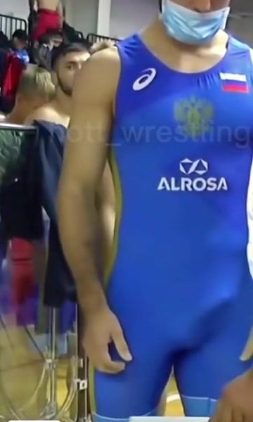 Wrestler's singlet boner weigh in
