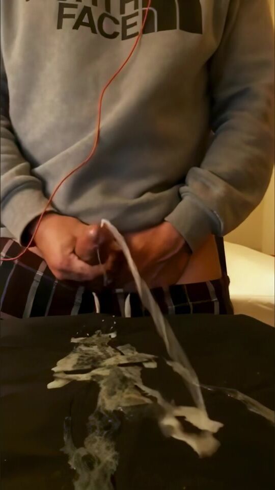 青少年 twink 无套鸡巴像精液消防水带一样喷发