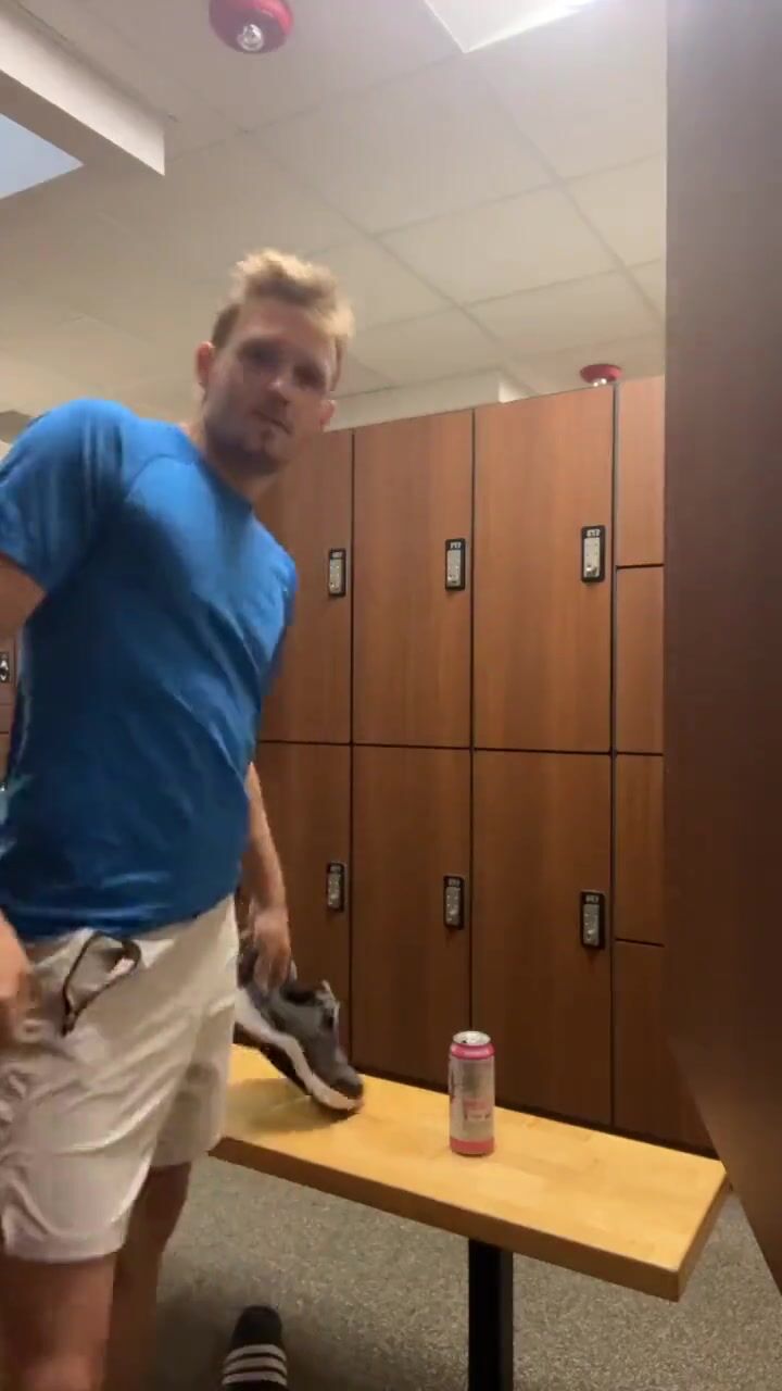 Porno de gimnasio en vestuario - ¡¡¡sí por favor!!!