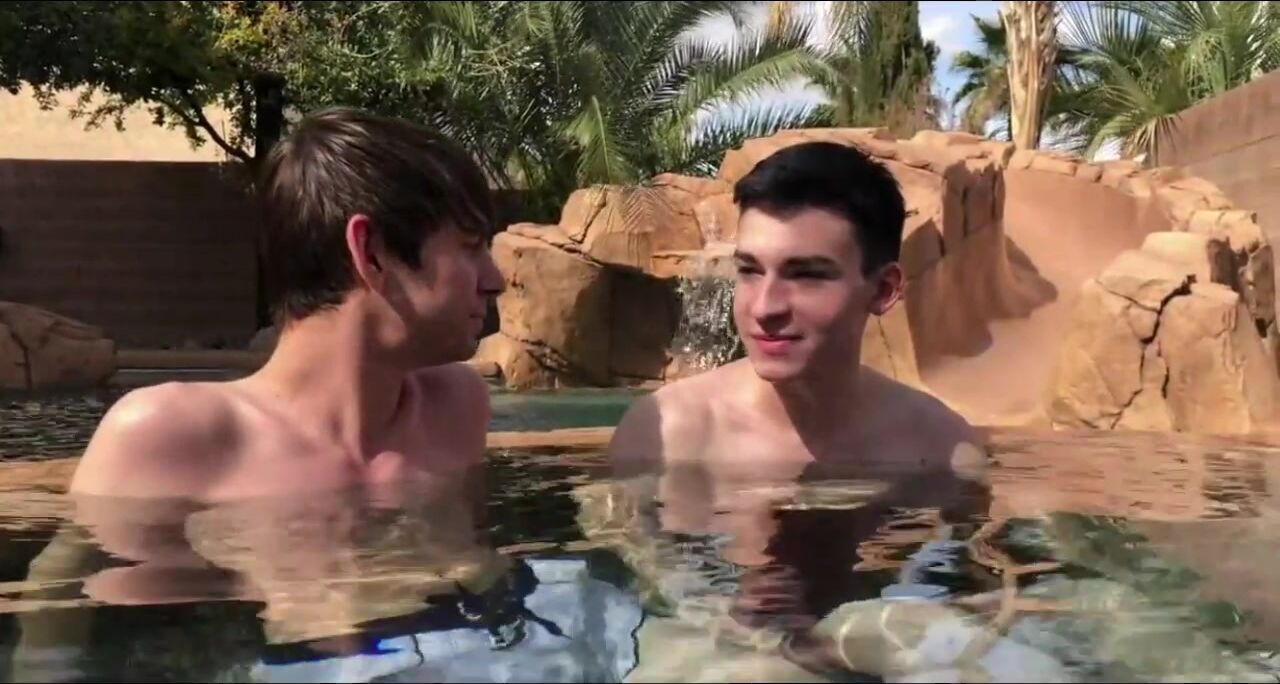 Poolside twink rides muscle daddy bareback 4