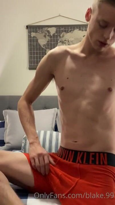 Young boy cums on cam for gay iphone porn