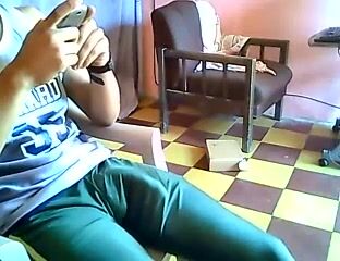 Hung cock young dude just wants to play on cam