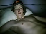 Young hottie jerks ans cums