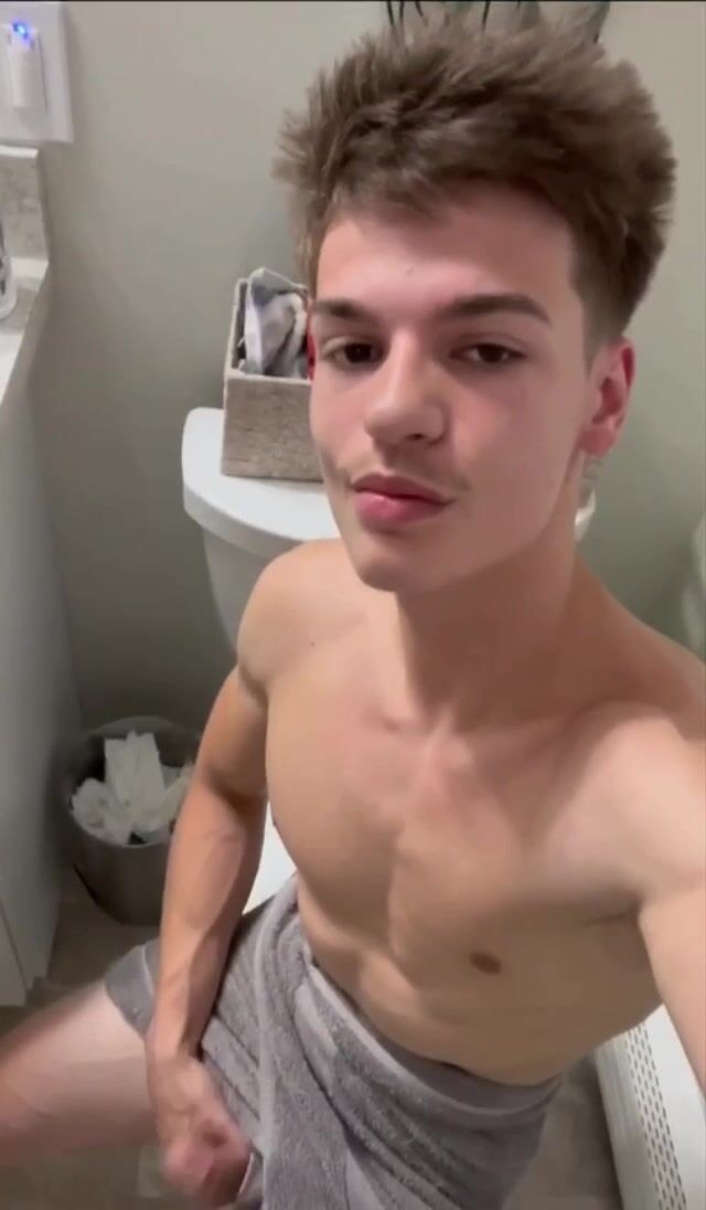 Young hotty shows off his body