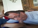 Latino daddy lutscht jungen typen