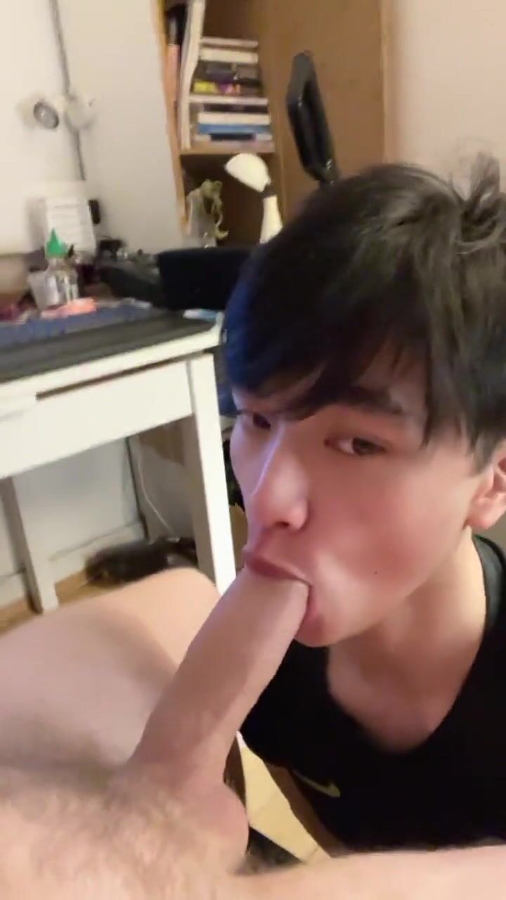 Your boyfriend is having a work call but of course you want to suck...