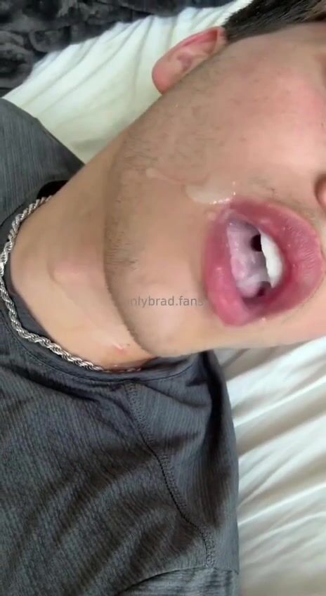 حليب براد اللذيذ في الفم