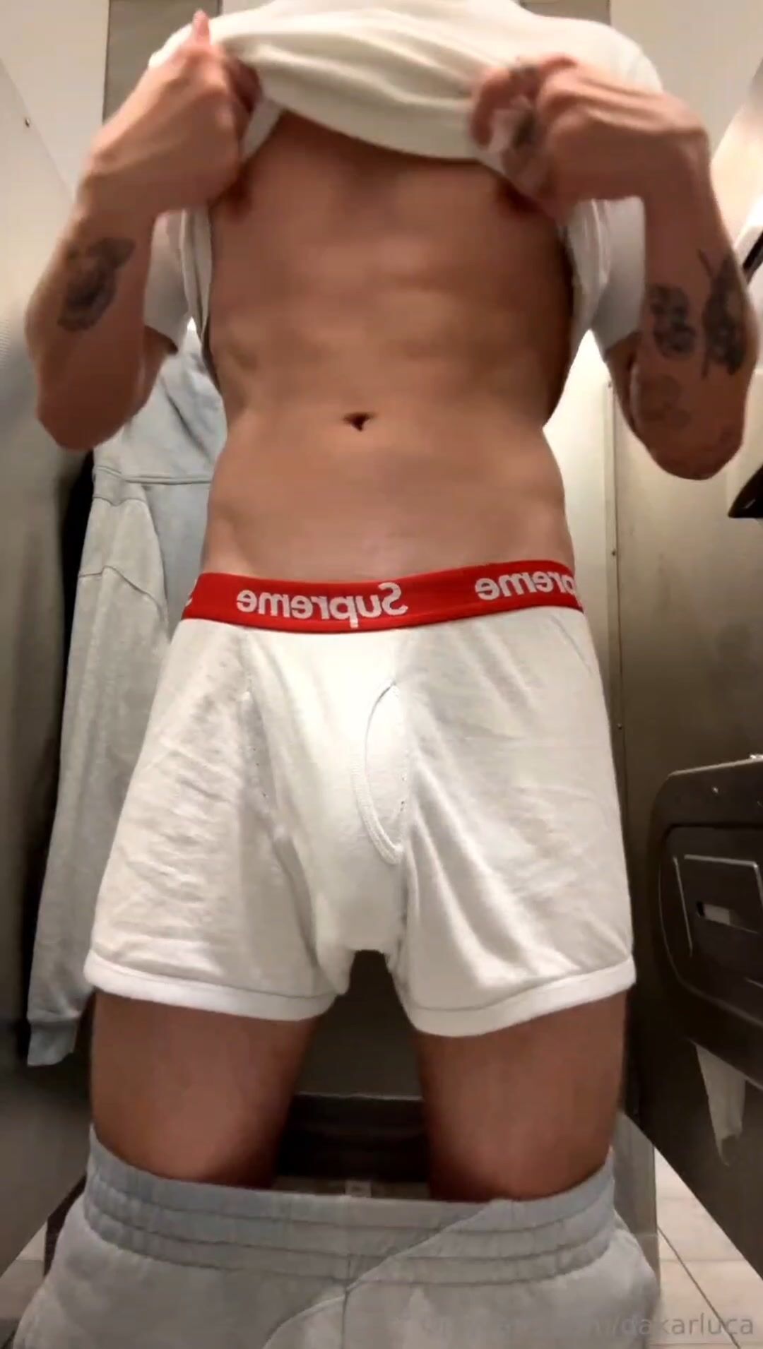 Luca shows off yummy bulge