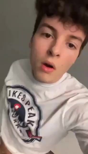 Zac-show jo and cum in public toilets