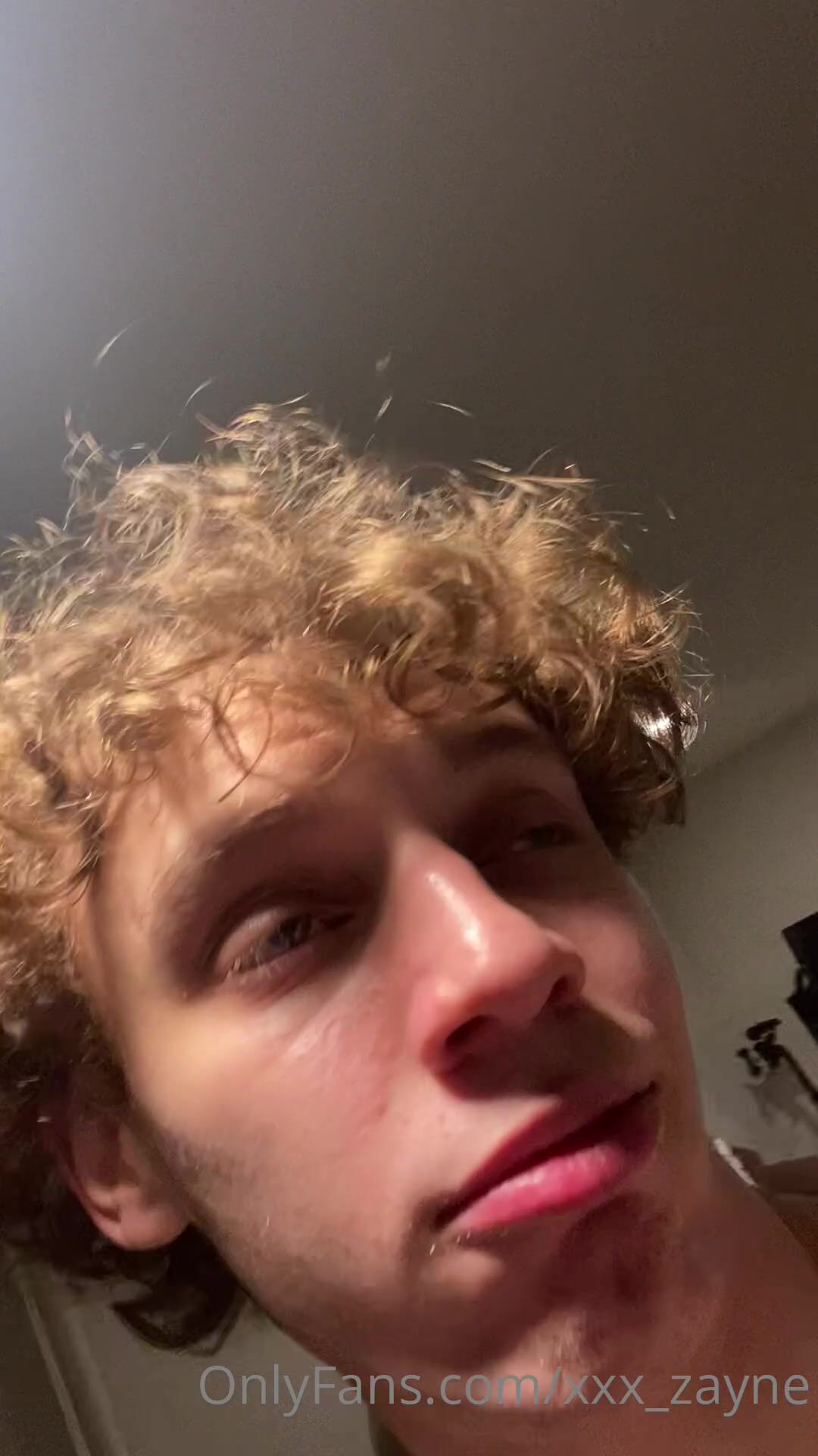 Süßer twink zayne wichst schwanz vor cam